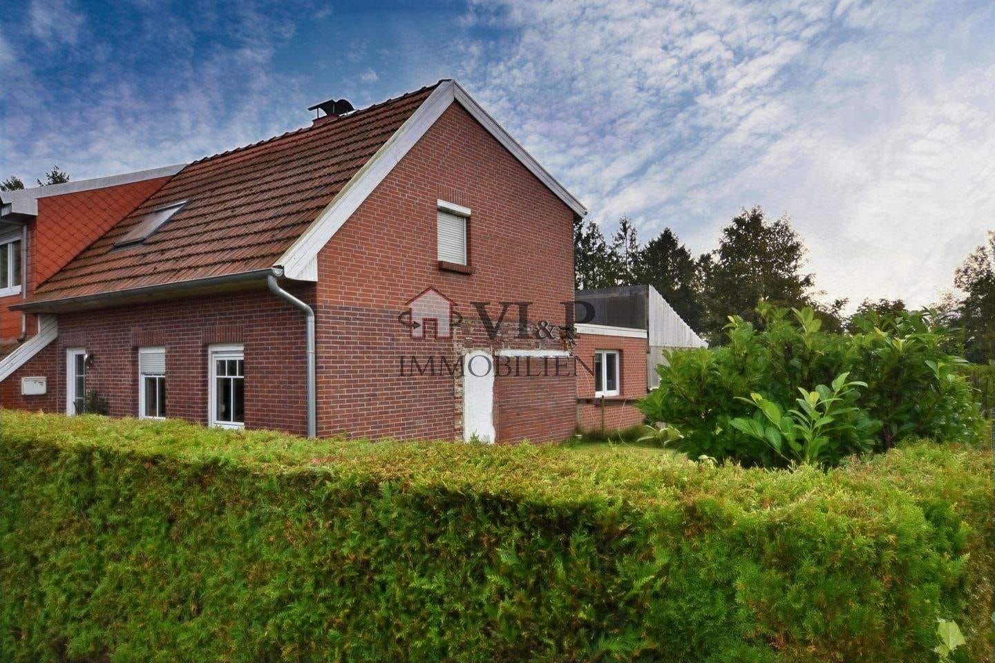 Immobilie in Aurich - Einfamilienhaus auf großem Grundstück - Mietkauf möglich - Bild 1