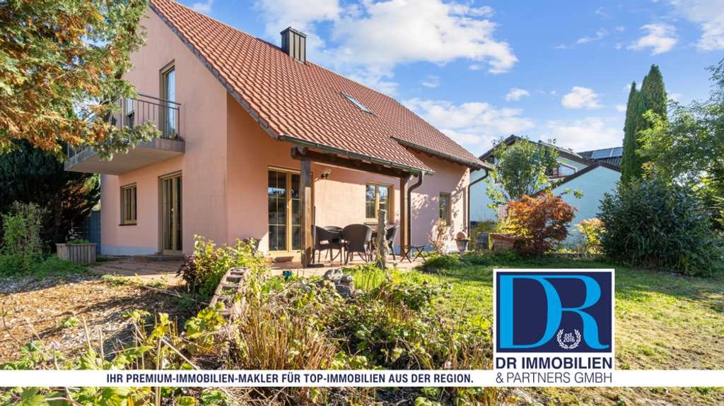 Immobilie in Großmehring - Großzügiges EFH mit Garage, Carport und viel Stauraum - Bild 0