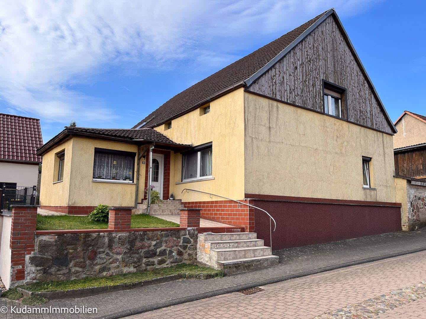 Immobilie in Rheinsberg - Einfamilienhaus mit Nebengelassen und großem Grundstück in Linow - Bild 0