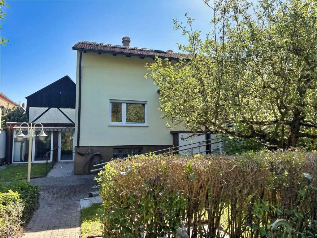 Immobilie in Bellheim - Viel Platz zum Leben - Großes Haus mit weitläufigem Garten - Bild 1