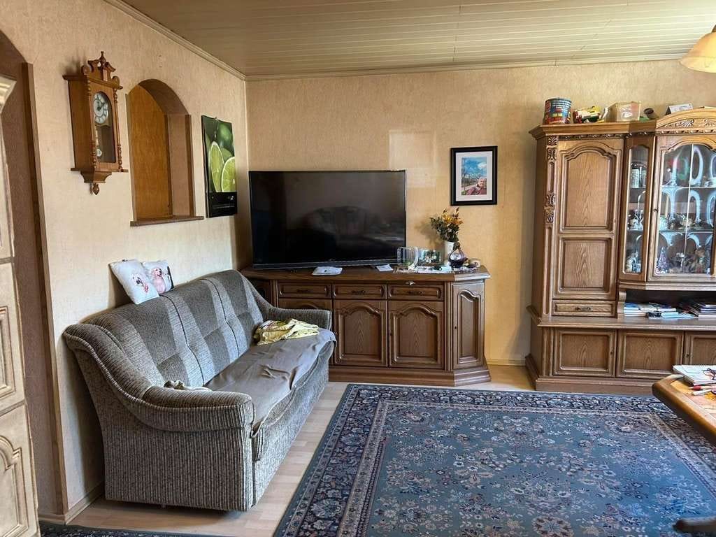 Immobilie in Ispringen - Haus mit Entwicklungspotenzial in begehrter Wohnlage von Ispringen - Bild 3