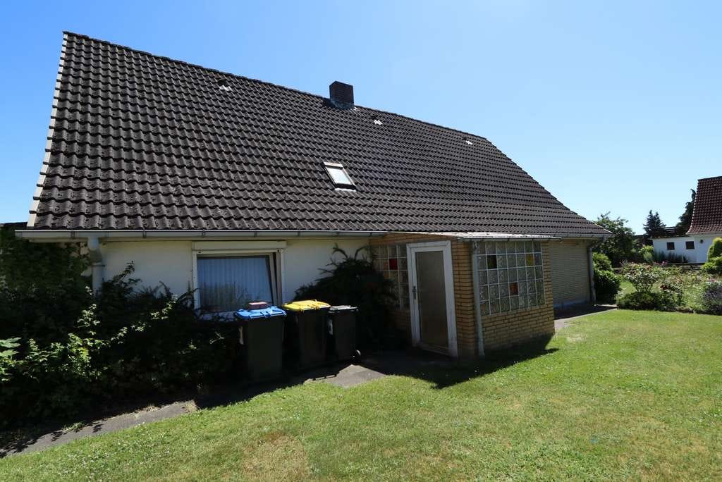 Immobilie in Basedow - Großes Einfamilienhaus mit liebevoll angelegten Garten und Potential! - Bild 3