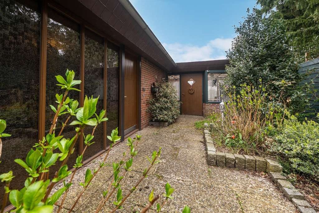 Immobilie in Süderlügum - Umfassend modernisiertes Einfamilienhaus mit Garage auf herrlichem Südgrundstück - Bild 3
