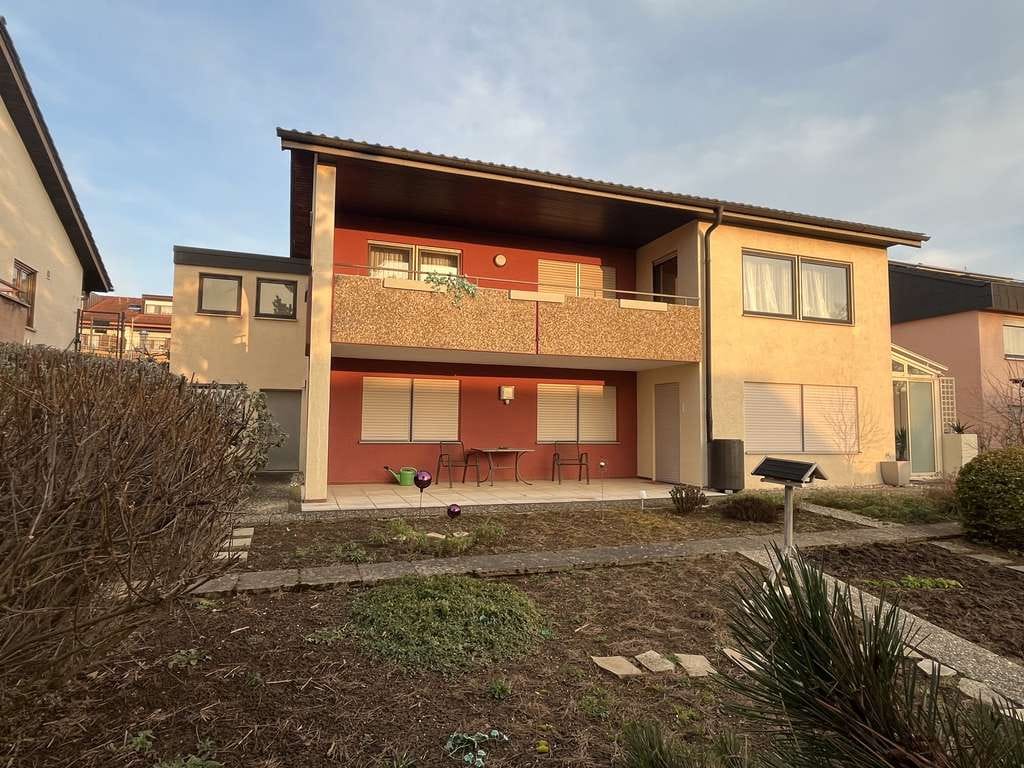 Immobilie in Neckarwestheim - Einfamilienhaus mit Einliegerwohnung, 163 m² Wohnfläche in Neckarwestheim - Bild 2