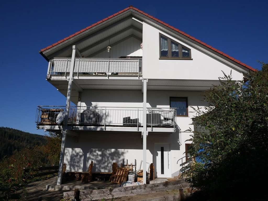Immobilie in Triberg im Schwarzwald - Wohnen in bevorzugter, sonniger Aussichtslage von Triberg – ruhig, naturnah und familienfreundlich - Bild 2