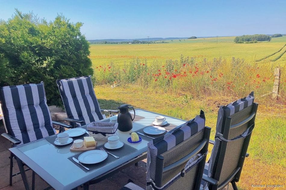 Immobilie in Sagard - Zur Vermietung oder Selbstnutzung! Traumhafte Ferienwohnung mit Boddenblick auf Rügen - Bild 0