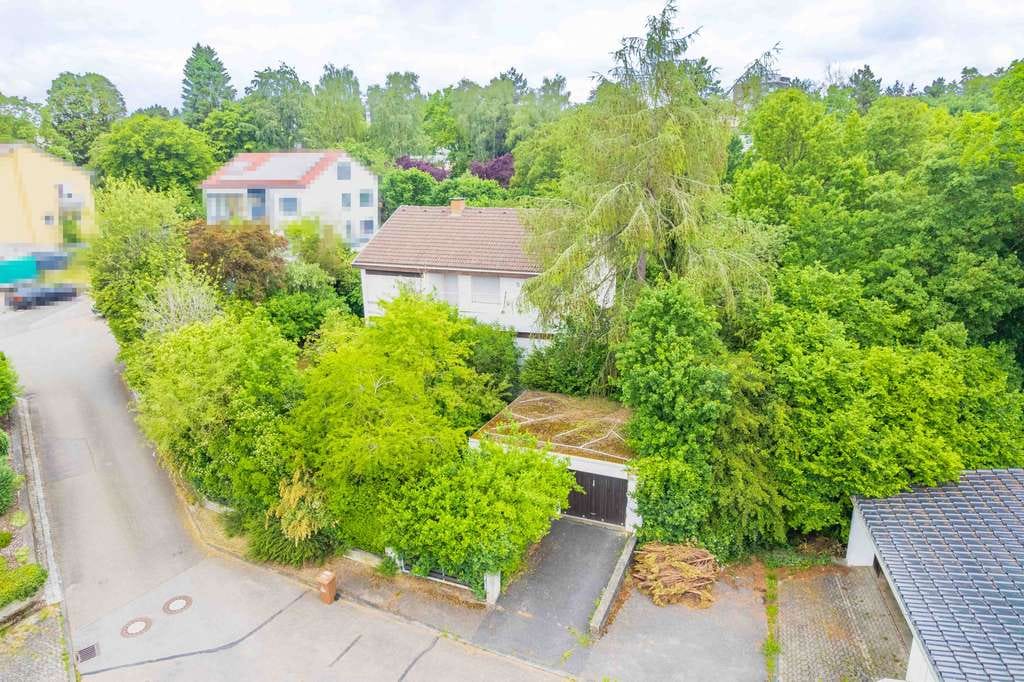 Immobilie in Heidenheim an der Brenz - Großzügiges Einfamilienhaus mit riesigem Grundstück auf dem Mittelrain in ruhiger Lage - Bild 1