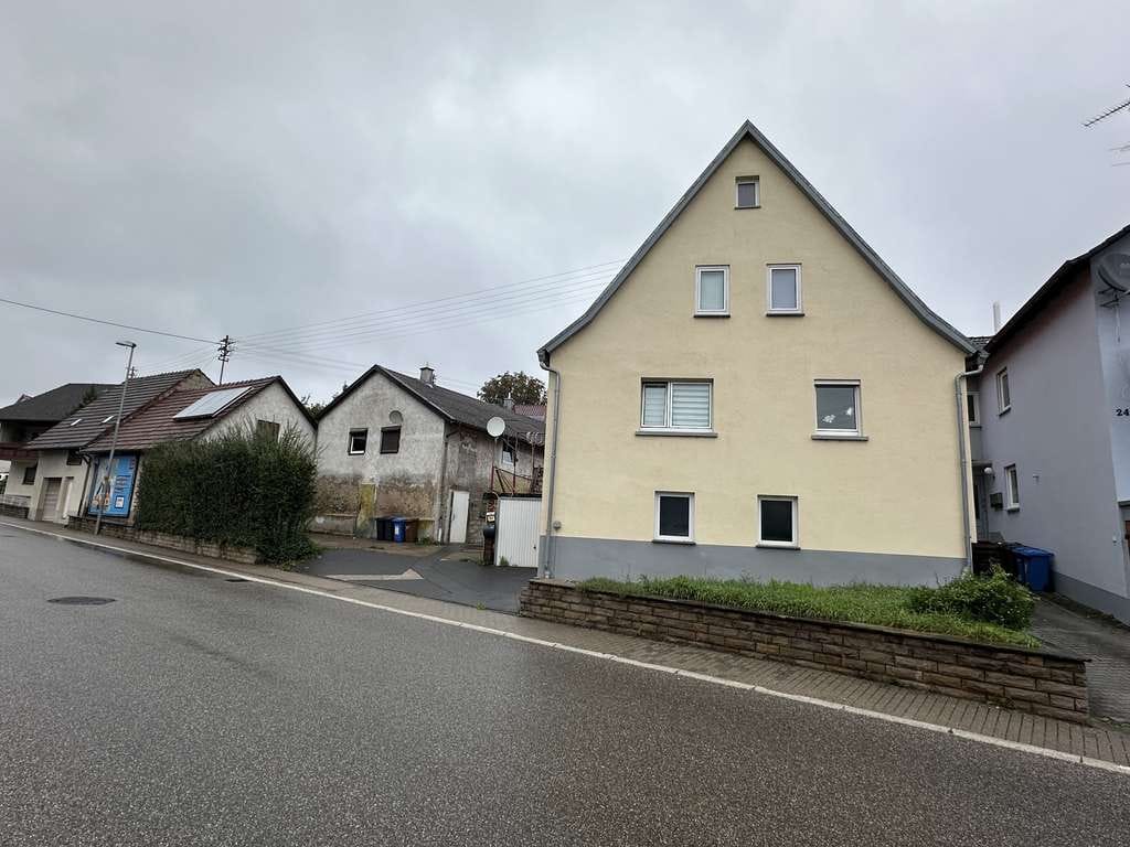 Immobilie in Lauda-Königshofen - 2 Wohnhäuser mit Nebengebäude in zentraler Lage von Unterbalbach - Bild 1