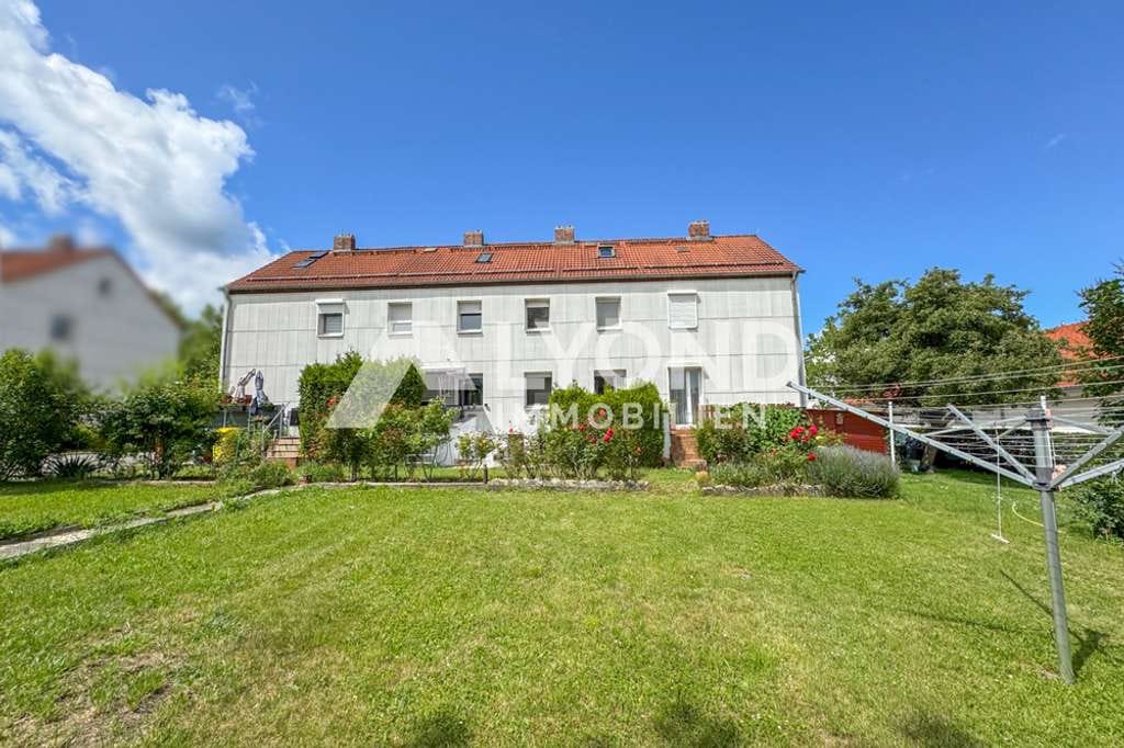Immobilie in Thale - Reihenhaus mit Garten, Garage und Ausbaupotenzial in zentraler Lage von Thale! - Bild 3
