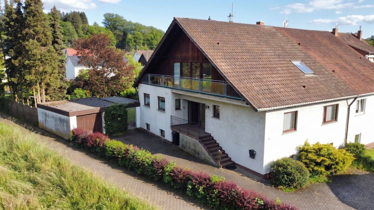 Immobilie in Schmelz - Gepflegte Doppelhauhälfte mit großzügigem Raumangebot und Garten in ruhiger Lage - Bild 0