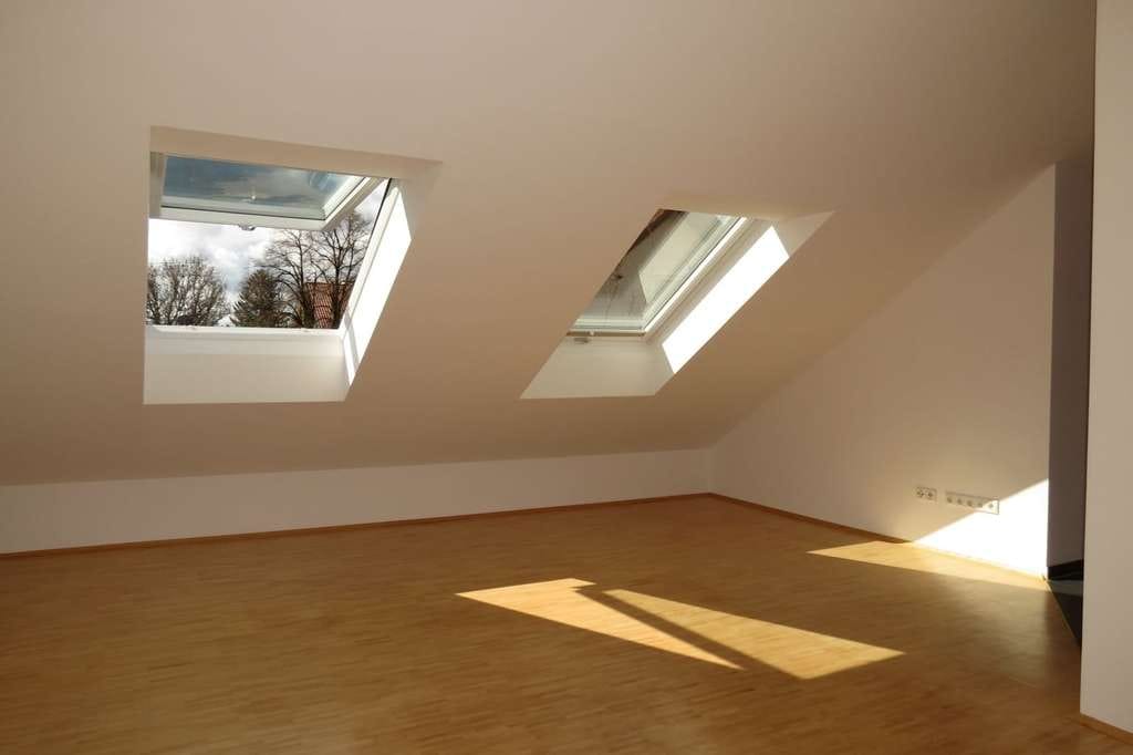 Immobilie in Neubiberg - Erbpacht eine clevere Alternative, sehr helle DG-Wohnung mit Süd-Terrasse, Ostbalkon, Lift  - Bild 1