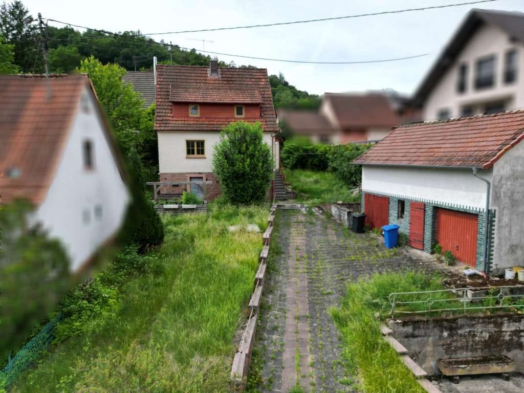Immobilie in Wiesthal - Solide Basis für Ihr Eigenheim – Haus mit begonnenen Modernisierungen - Bild 2