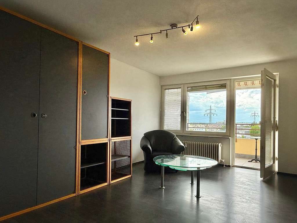 Immobilie in Esslingen am Neckar - 1 Zi. ETW mit Balkon & TG-Stellplatz - Bild 2