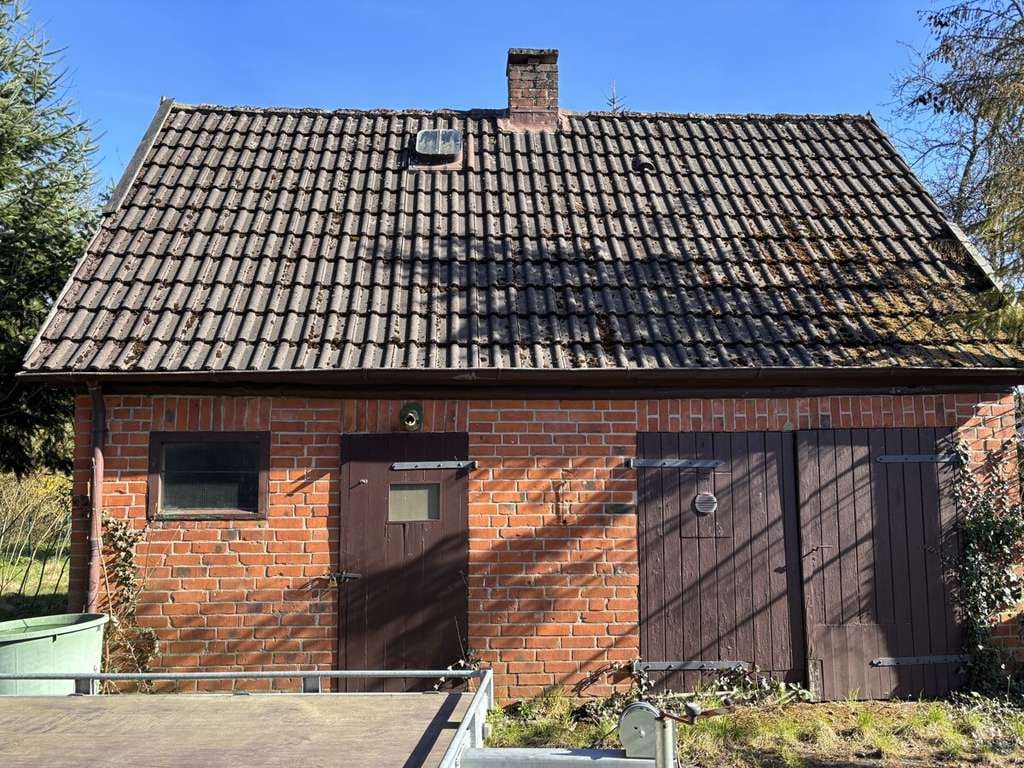 Immobilie in Elmenhorst - EFH mit Einliegerwohnung auf großzügigem Grundstück - Bild 2