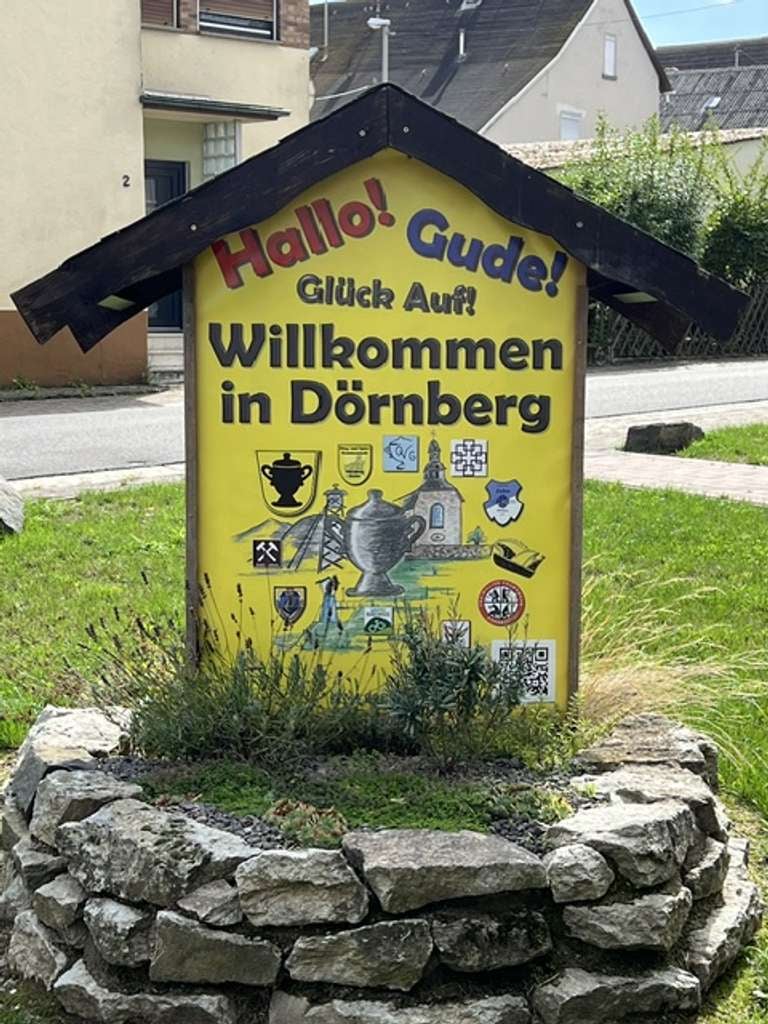 Immobilie in Dörnberg - Viel Platz für die ganze Familie – bezugsfertiges Einfamilienhaus in ruhiger Ortsrandlage - Bild 2