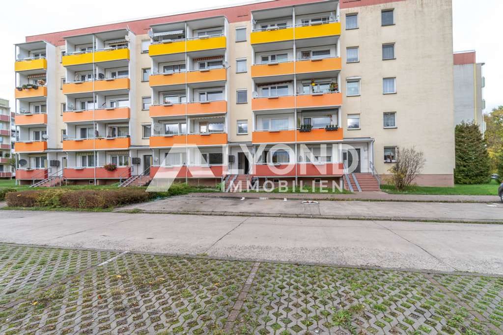 Immobilie in Georgenthal - Komfortable 2-Zimmer-Wohnung mit Balkon – ideales Renovierungsobjekt für Anleger oder Eigennutzer - Bild 0
