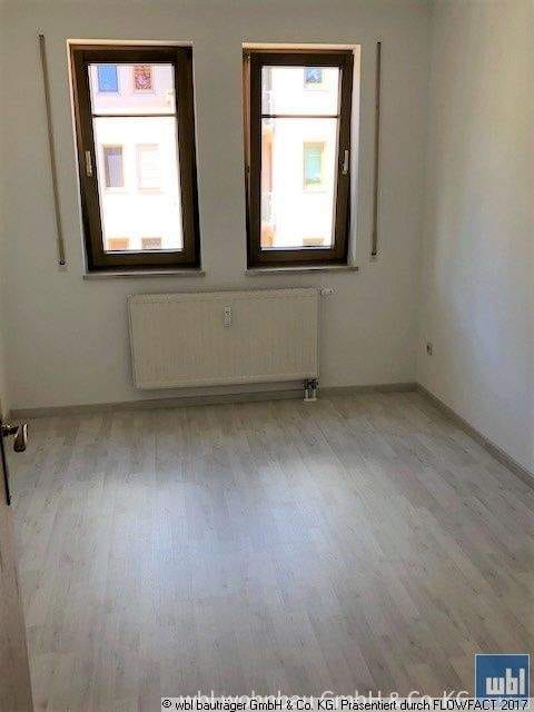 Immobilie in Waldheim - Kapitalanlage: 3-Zimmer-Wohnung mit Balkon - Fahrstuhl im Haus und TG-Stellplatz - Bild 3