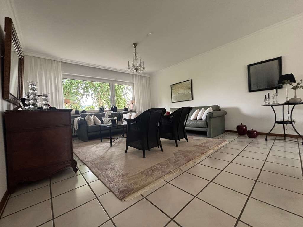 Immobilie in Neuenrade - Hübsch und gepflegt - Reihenendhaus mit Garten und Garage auf Erbpachtgrundstück - Bild 1