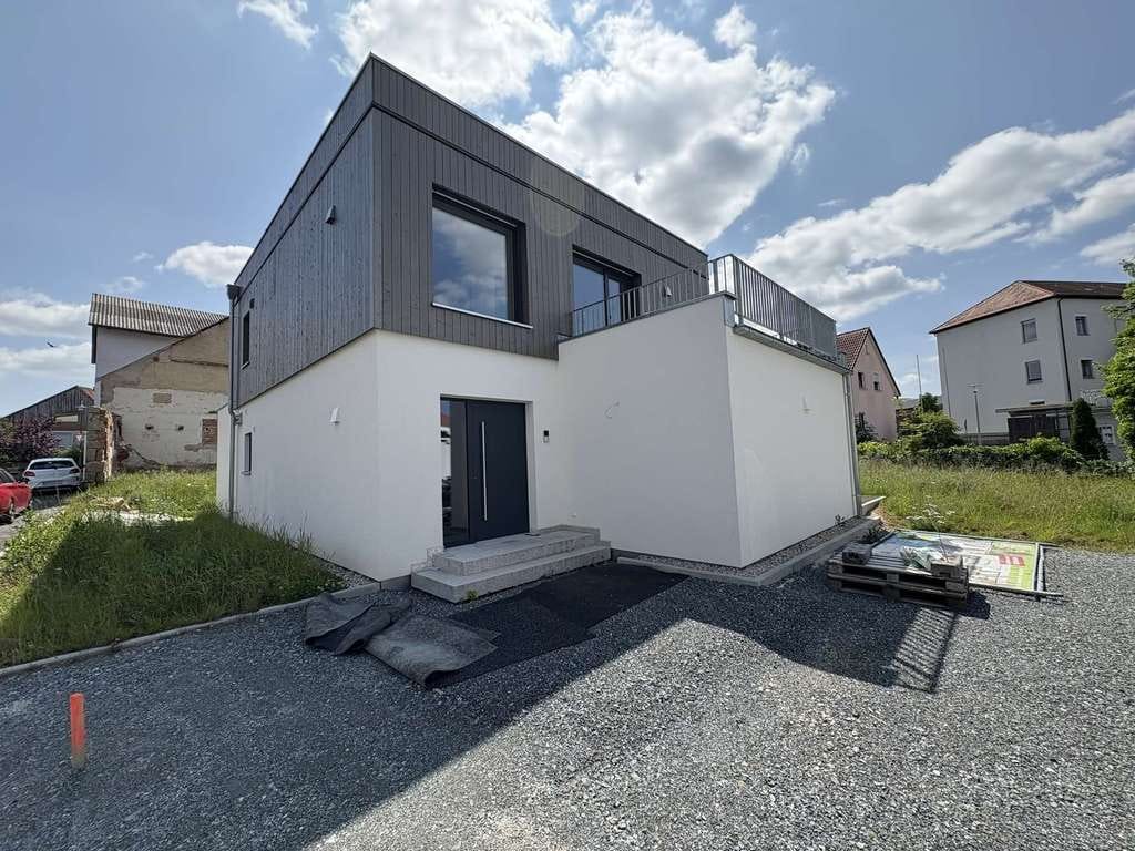 Immobilie in Schirmitz - Preisreduzierung - Modern & effizient: Einfamilienhaus-Neubau in Schirmitz zu verkaufen - Bild 0