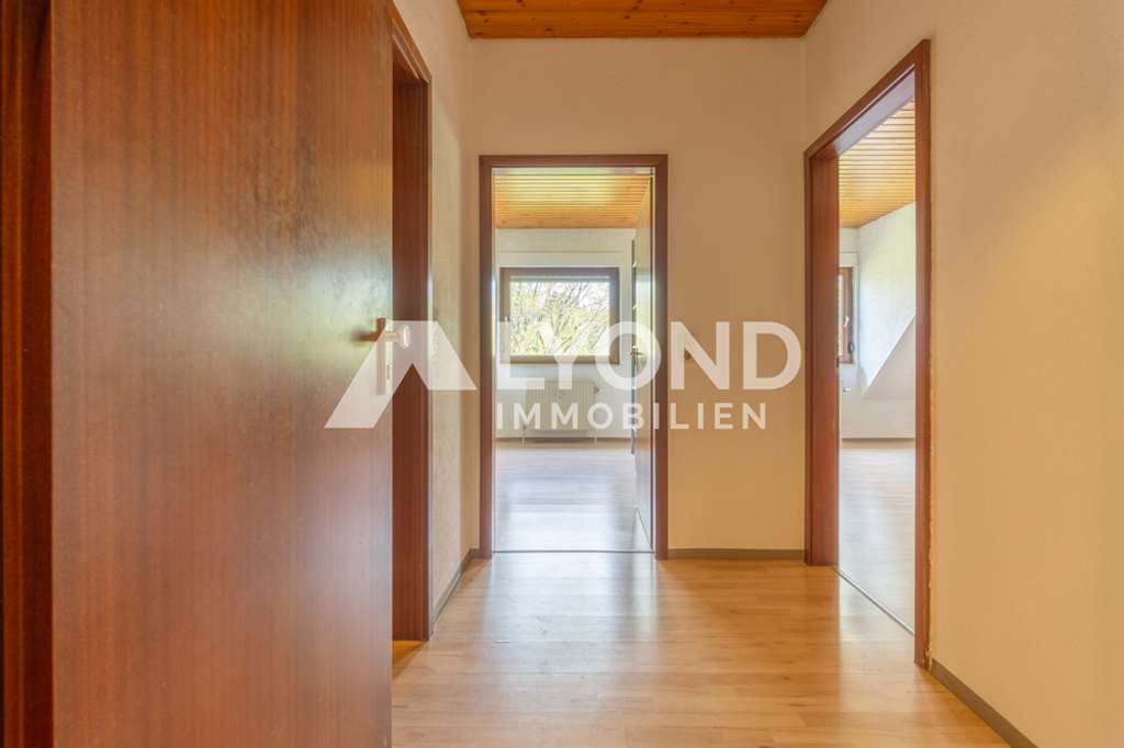Immobilie in Althütte - Gemütliche Dachgeschosswohnung mit Stellplatz und viel Stauraum in ruhiger Lage von Althütte - Bild 1