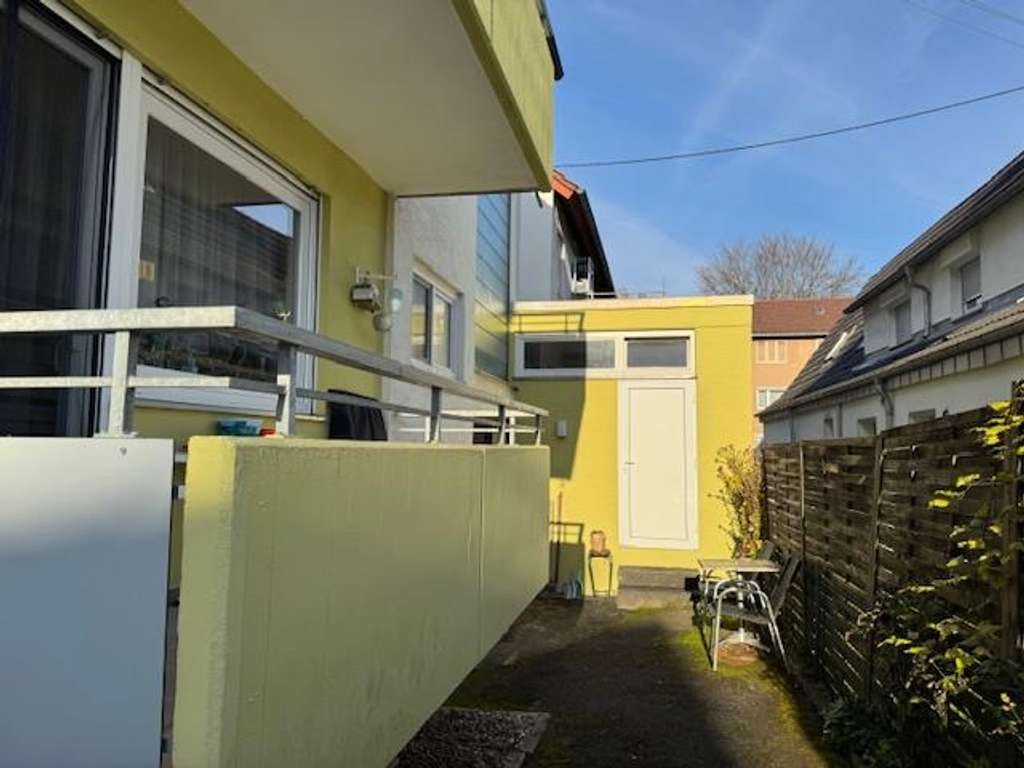 Immobilie in Benningen am Neckar - Gepflegtes 3-Familienhaus, Garage, Freisitz
 - Bild 2