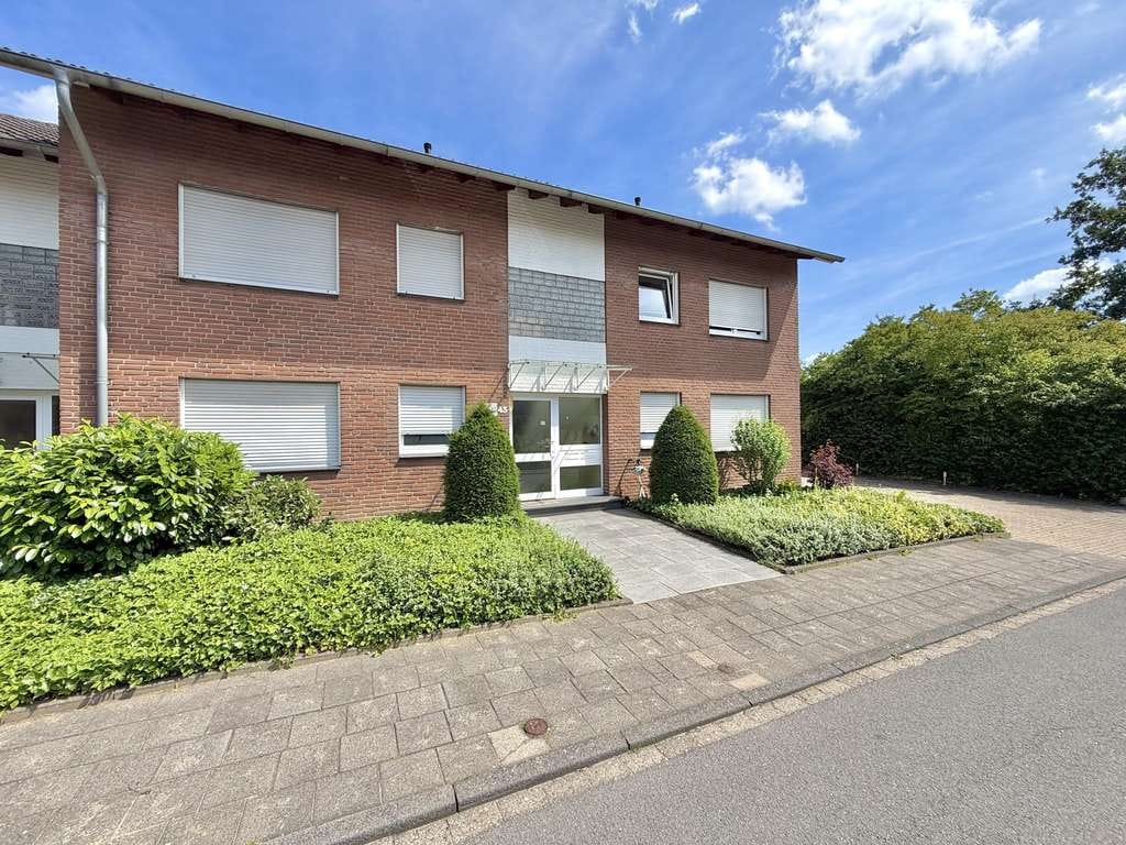 Immobilie in Südlohn - Mehrfamilienhaus mit sechs Wohneinheiten und fünf Garagen in Südlohn
 - Bild 3