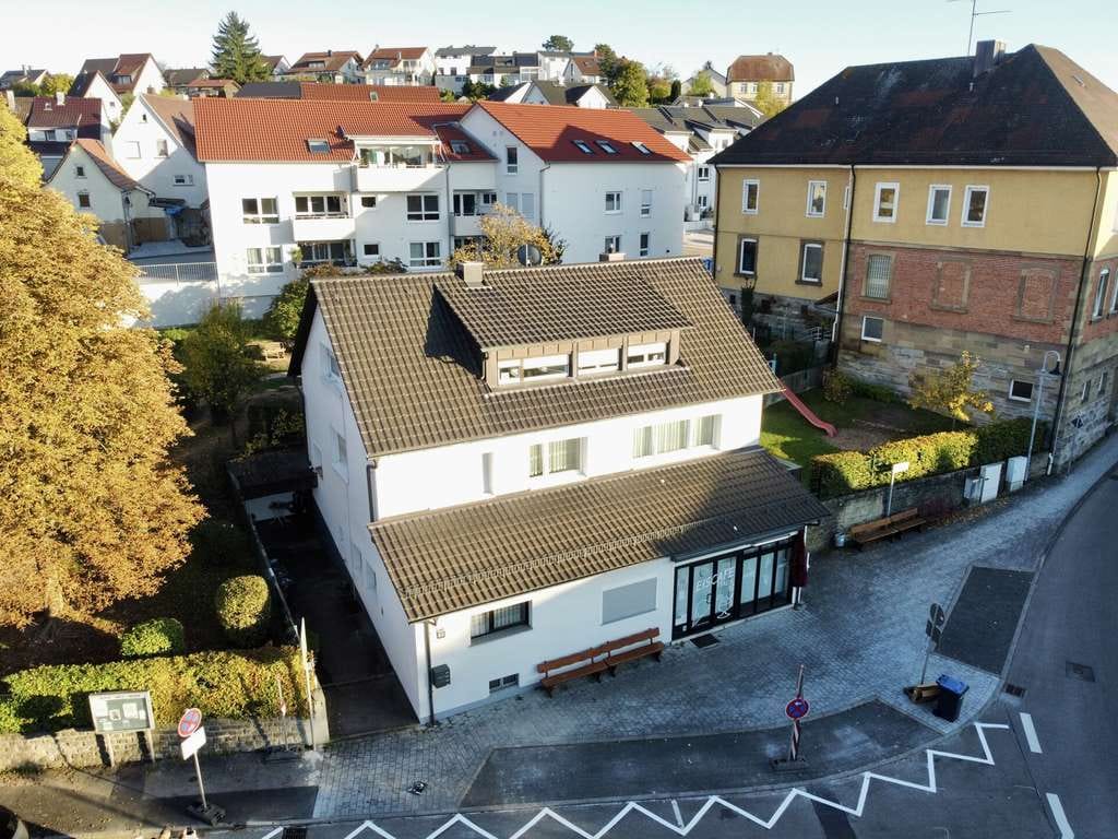 Immobilie in Obersulm - Zentrales Mehrfamilienhaus mit Gewerbeeinheit im Herzen von Obersulm! - Bild 0