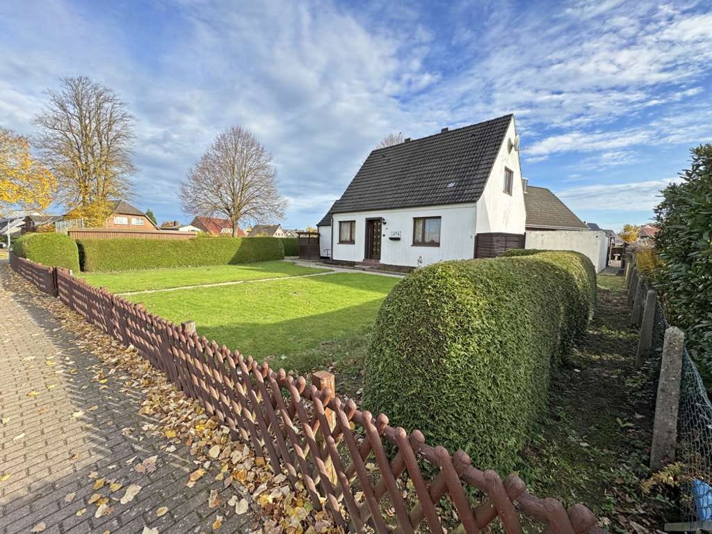 Immobilie in Heidekamp - Heidekamp - renovierungsbedürftiges Einfamilienhaus/ Baugrundstück mit Teilkeller in charmanter Wohn - Bild 0