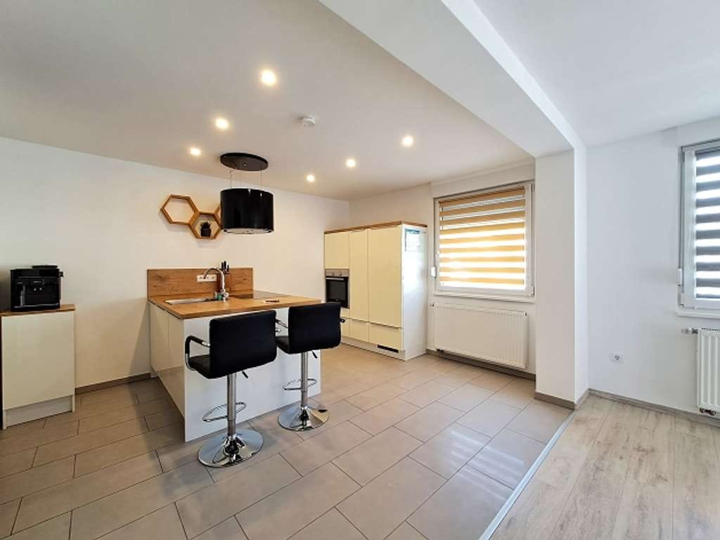 Immobilie in Lustadt - NEUER PREIS ! Attraktive 3-Zimmer Wohnung mit Balkon und Gartenanteil - Bild 0