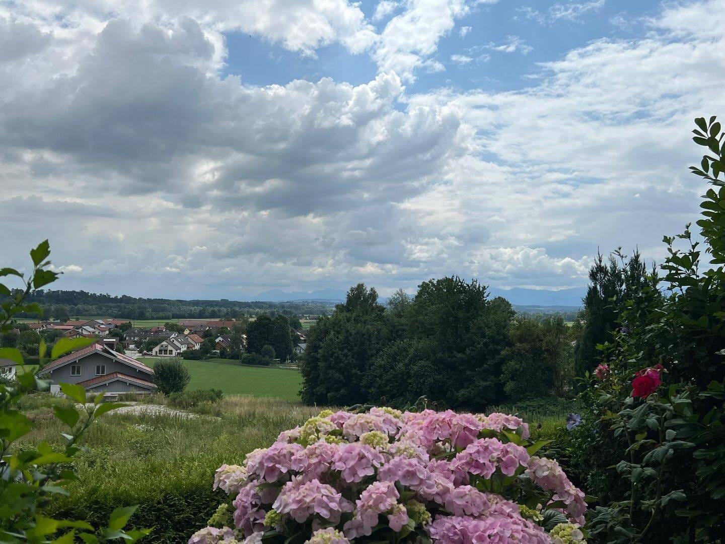 Immobilie in Rott am Inn - Preisreduzierung für ein Haus mit genügend Platz für eine große Familie oder als Mehrgenerationshausund mit Blick auf die bayerischen Berge - Bild 1