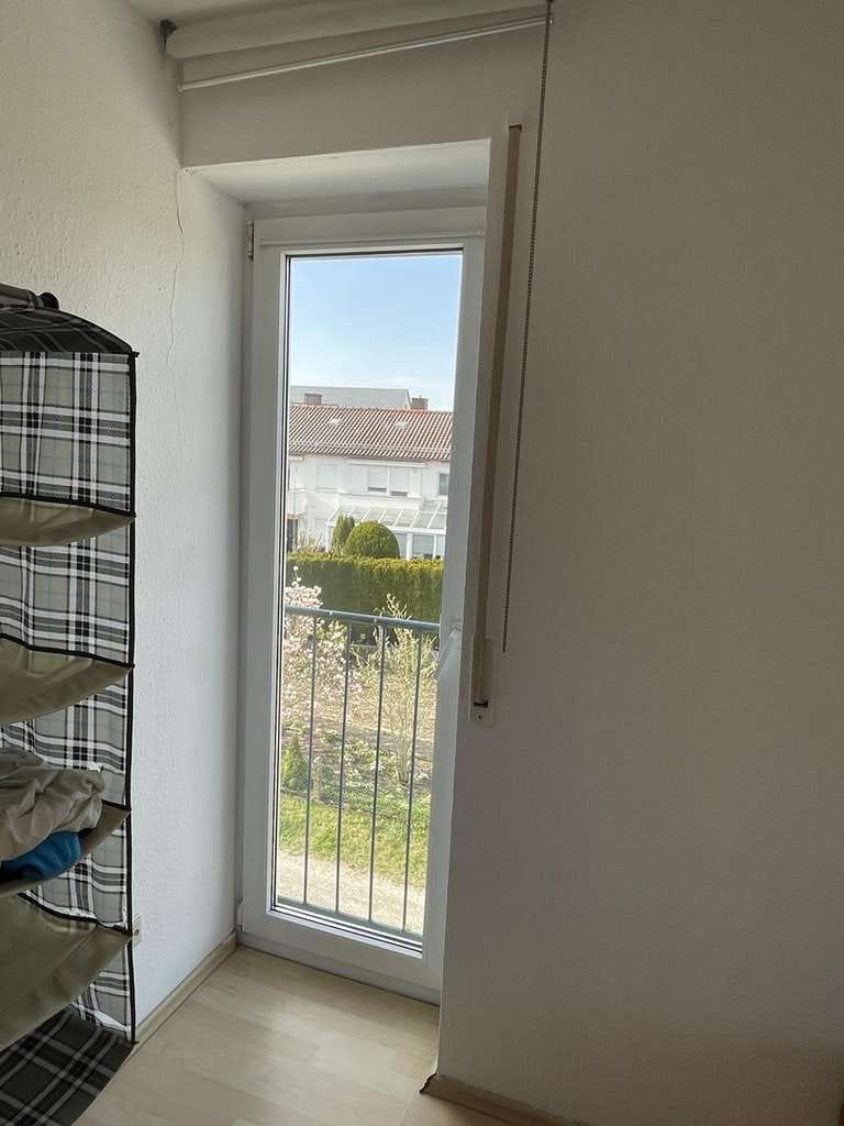 Immobilie in Illerkirchberg - Sonnige 3 Zimmer DG Wohnung mit Balkon, Parkett & TG Stellplatz - zentral und ruhig - Bild 2