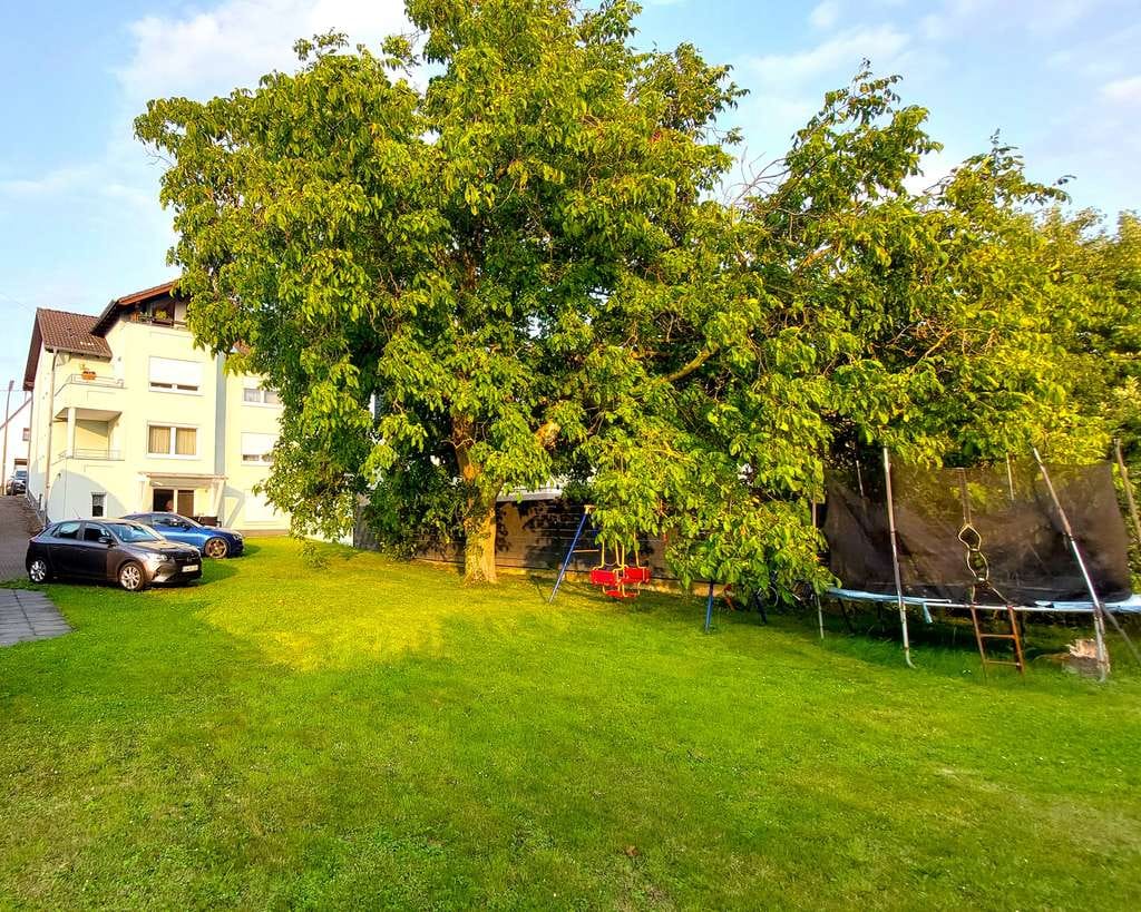 Immobilie in Niederkassel - Solides 4 Parteienhaus (voll vermietet) 264m² Wohnfläche und 679m² Grundstück - Bild 1