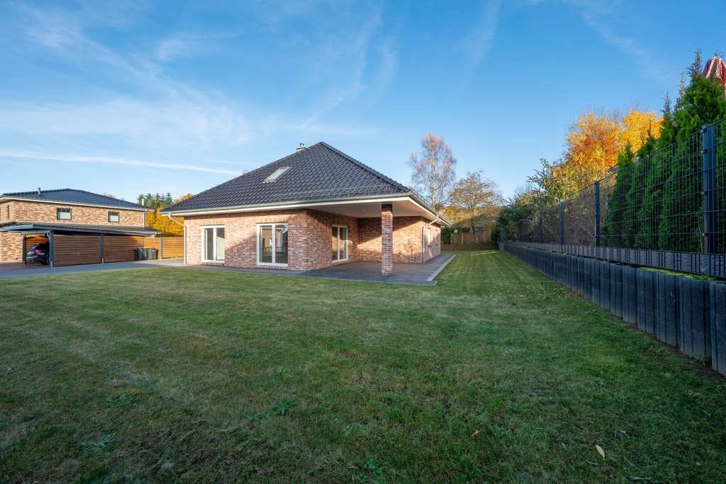 Immobilie in Hohenwestedt - Alle guten Dinge sind DREI - Bungalow mit ausgebautem Dachgeschoss! - Bild 1