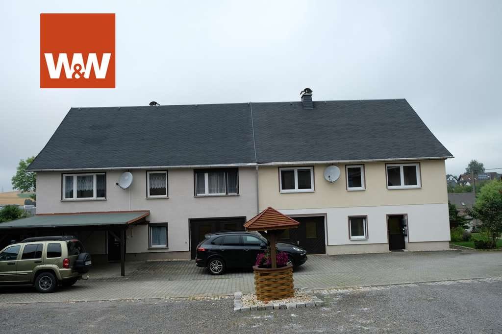 Immobilie in Oederan - Traumhafte Doppelhaushälften mit Nebengebäuden und großzügigem Grundstück – Ideal für Familien, Hand - Bild 0