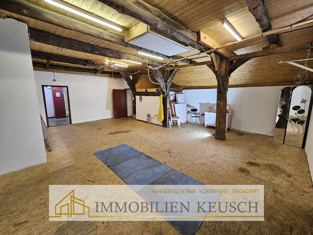 Immobilie in Breddorf - Historisches 200 Jahre altes Fachwerkhaus & Stallgebäude am idyllischen Mühlenbach in gutem Zustand - Bild 3