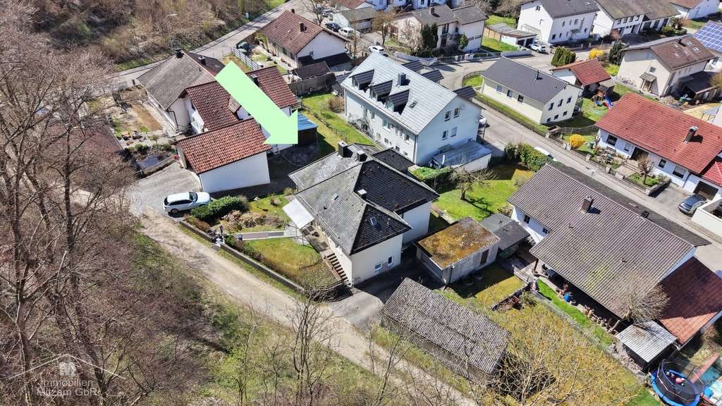 Immobilie in Kipfenberg - Einfamilienhaus mit Einliegerwhg. und Garage in sonniger u. ruhiger Waldrandlage von Kipfenberg - Bild 4