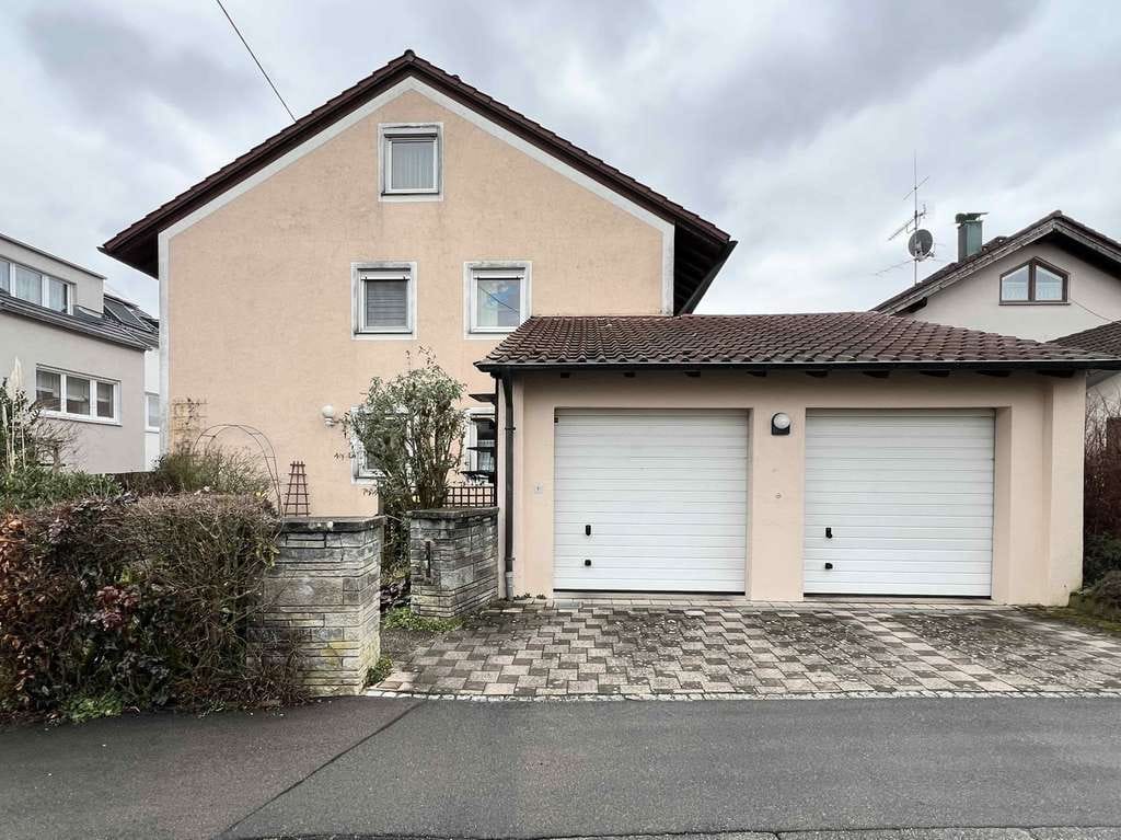 Immobilie in Reichenbach an der Fils - Reichenbach/Fils: 2FH + ELW in herrlicher Aussichtslage. Siegenberg. Großes Grundstück. 2 Garagen. - Bild 1