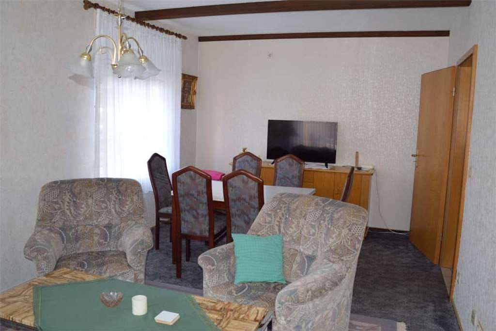 Immobilie in Otterndorf - Solides Zweifamilienhaus in zentraler Lage in Otterndorf mit schönem Grundstück - Bild 4