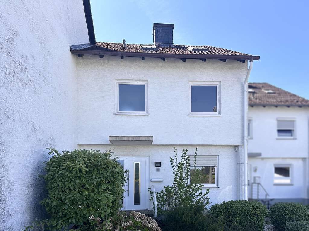 Immobilie in Friedrichsdorf - Familienfreundliches Einfamilienhaus mit großem Potenzial in Friedrichsdorf - Bild 1