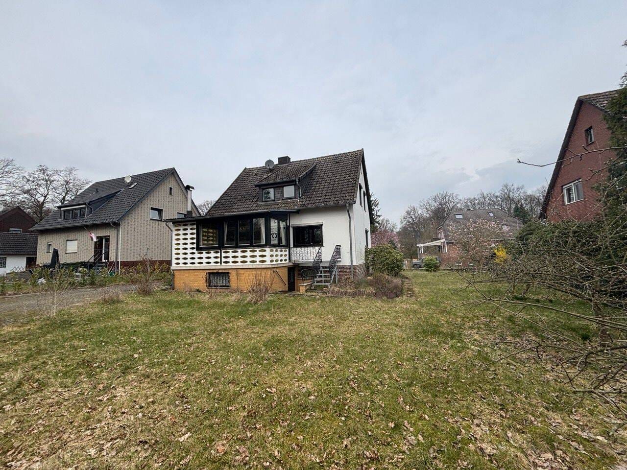 Immobilie in Wedemark - Vielseitiges Einfamilienhaus mit großem Garten in Wedemark - Bild 2