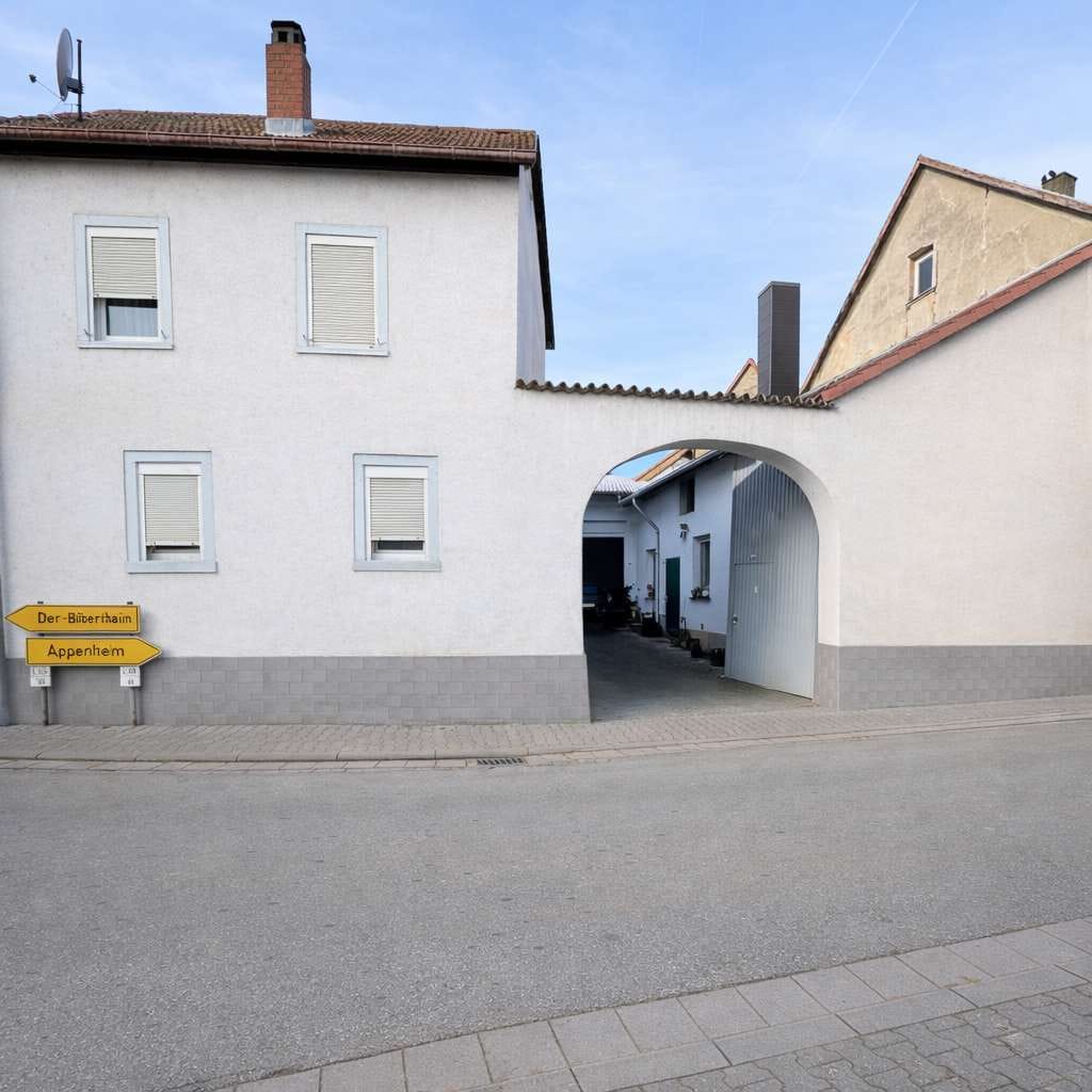 Immobilie in Nieder-Hilbersheim - Charmantes Wohnhaus mit Scheune, Gewölbekellern & Innenhof in Nieder-Hilbersheim - Bild 0