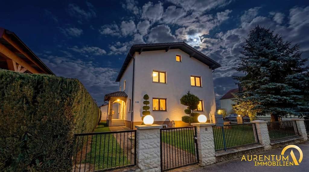 Immobilie in Mintraching - Großzügiges Einfamilienhaus mit Halle, Pool und Traumgrundstück in ruhiger Lage von Mintraching - Bild 0