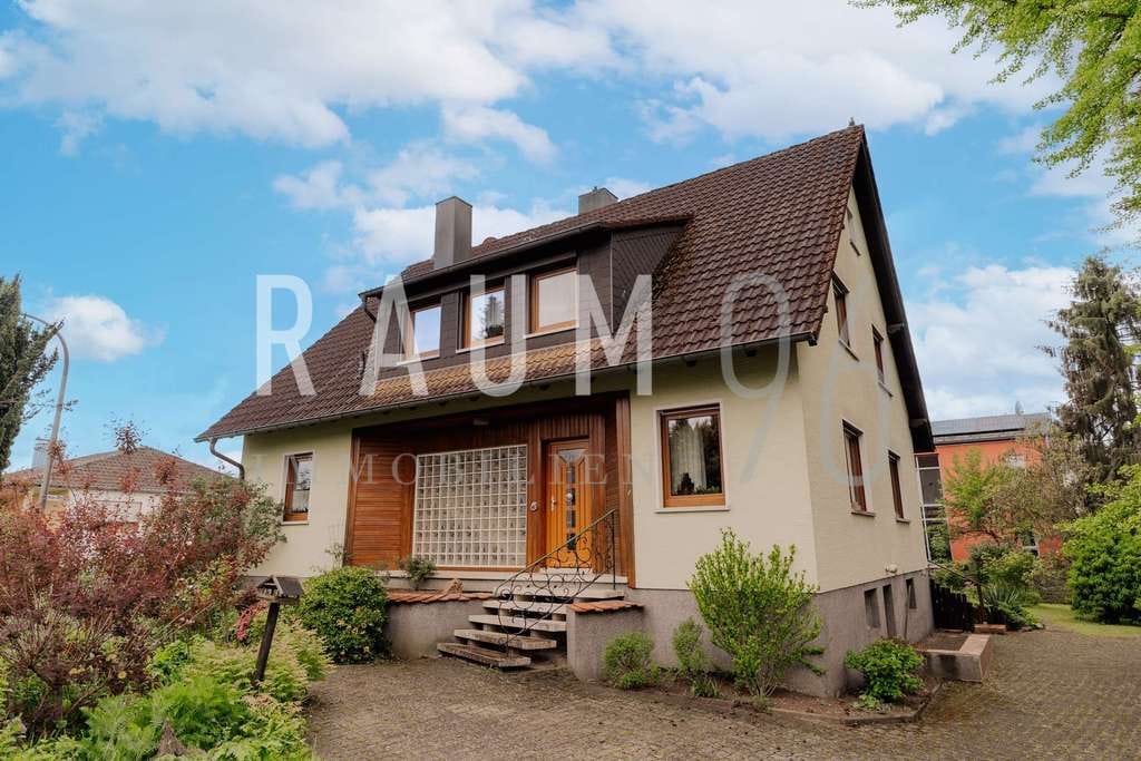 Immobilie in Bad Staffelstein - Großzügiges Einfamilienhaus mit Terrasse und Gartenparadies in Unterzettlitz - Bild 0