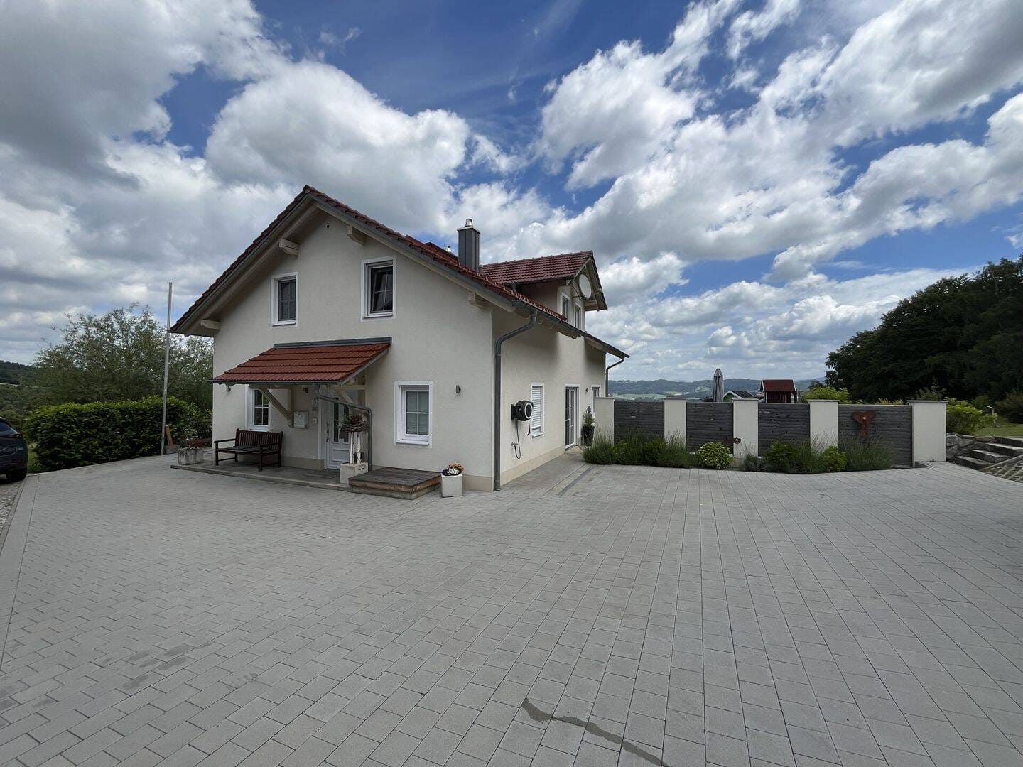 Immobilie in Stallwang - Traumhafter Weitblick: Ihr neues Zuhause mit unverbaubarer Panoramasicht - Bild 2