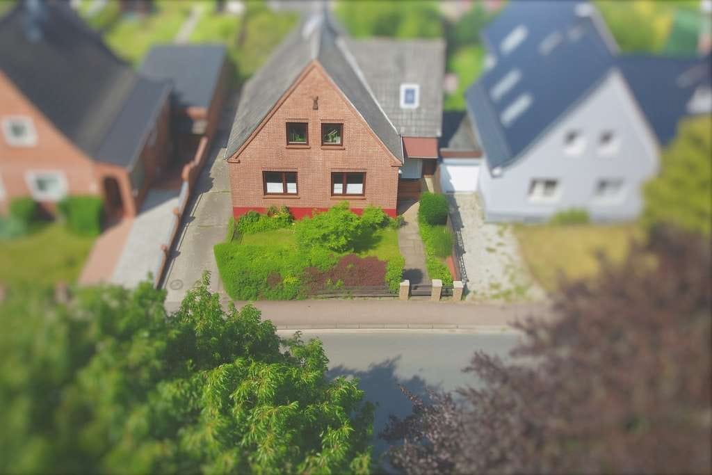 Immobilie in Harrislee - Einfamilienhaus im Zentrum mit rückliegender “grüner Oase“ - Bild 0