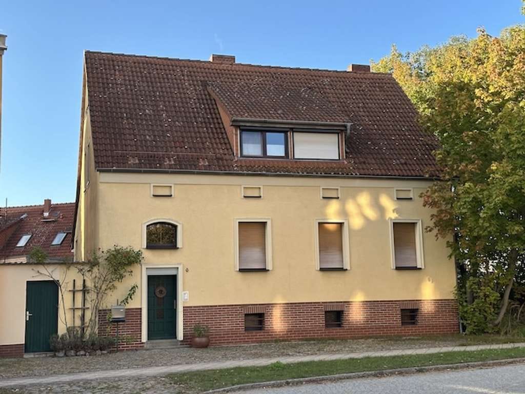 Immobilie in Schwedt/Oder - Großzügiges Wohndomizil in Schwedt OT Vierraden mit Platz für 2 Familien, Handwerk und mehr - Bild 0