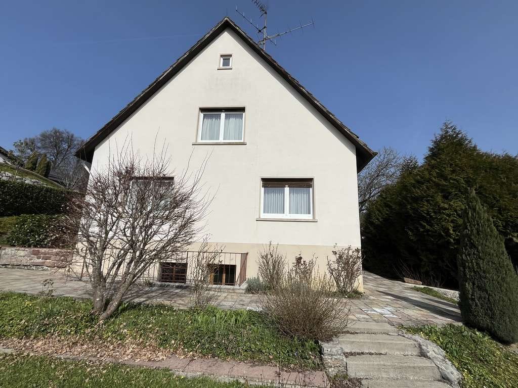 Immobilie in Steinen - Freistehendes Zweifamilienwohnhaus mit Doppelgarage, auf einem sehr schönen, großen Grundstück - Bild 2