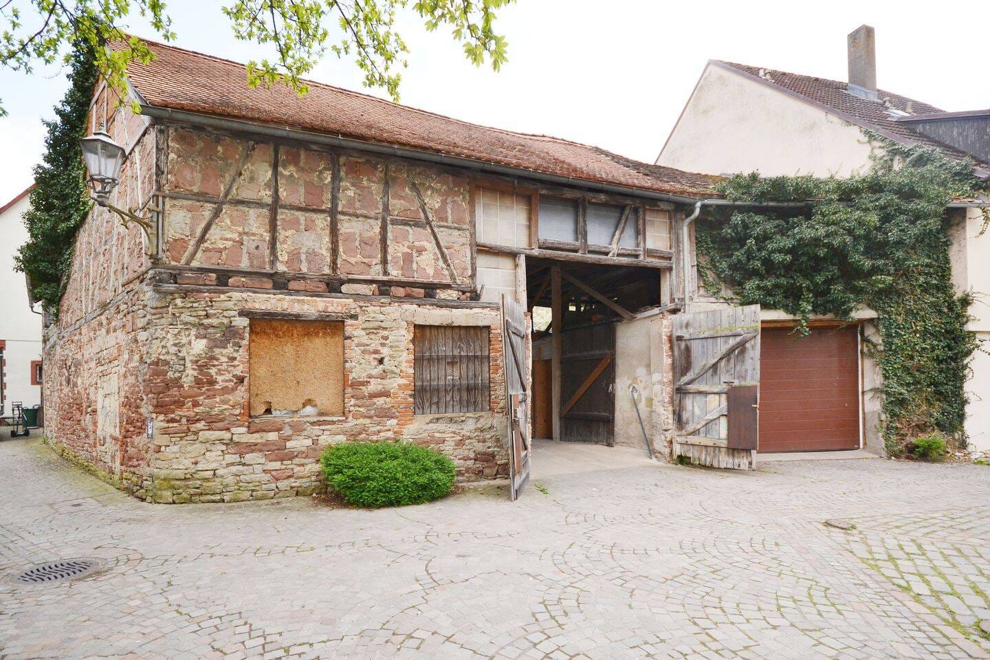 Immobilie in Karlstadt - Dreigeschossiges historisches Wohnhaus - Bild 3