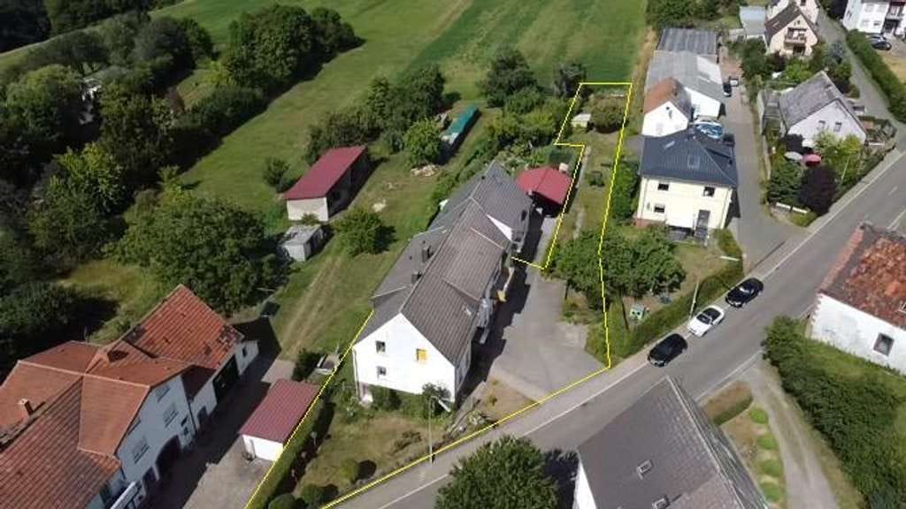 Immobilie in Pirmasens - +++ Großzügiges Ein- bis Zweifamilienhaus mit sonnigem Garten, Garage und Nebengebäude in bevorzu... - Bild 2