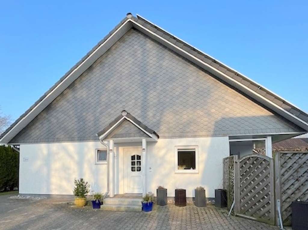 Immobilie in Schafflund - Wohnhaus mit zwei vermieteten ebenerdigen Wohnungen - Bild 0